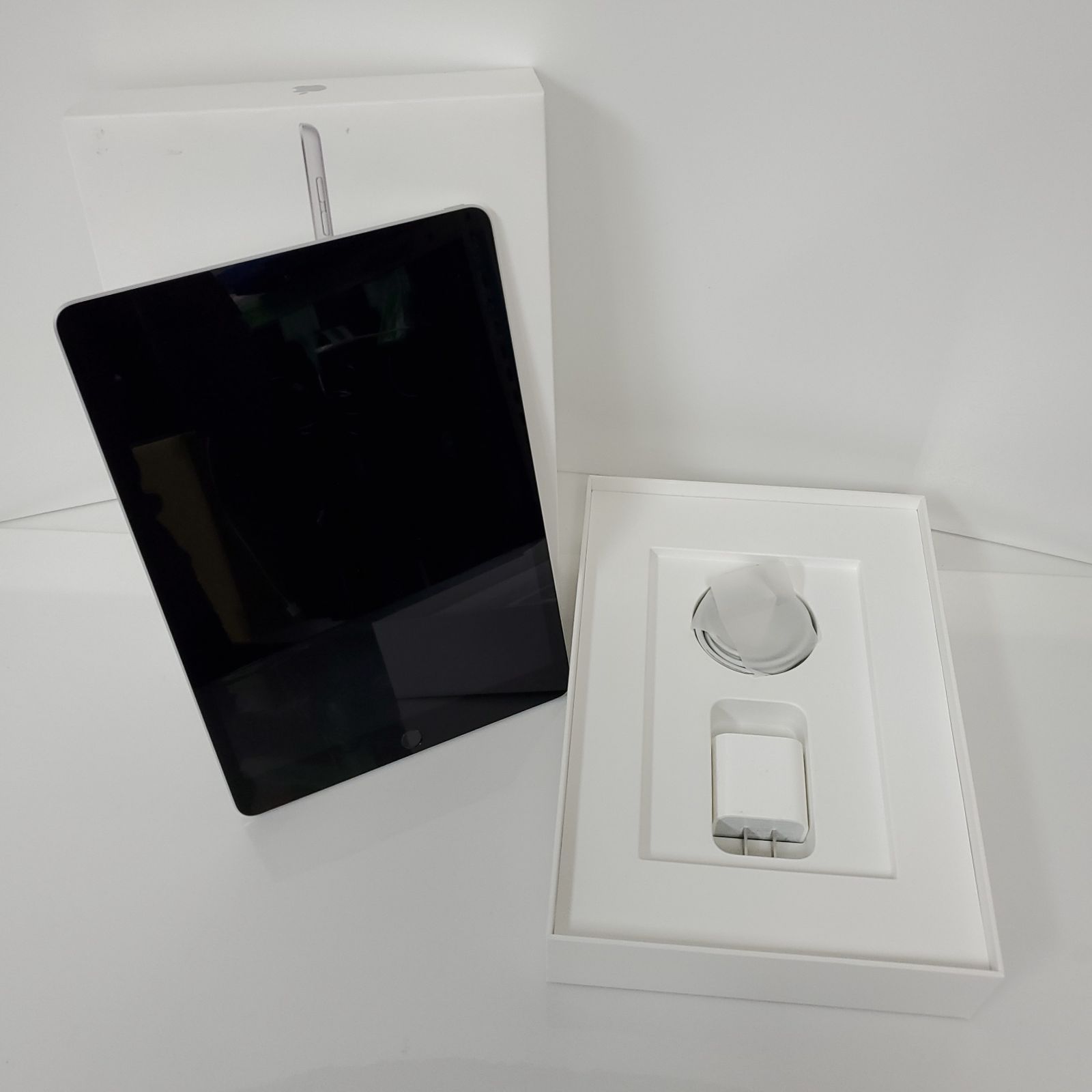 中古美品　Apple iPad (A2602) 本体　第9世代 WIFI Apple iPad 第9世代 A2602 Wi-Fiモデル 64GB シルバー(CPU：Apple A13
