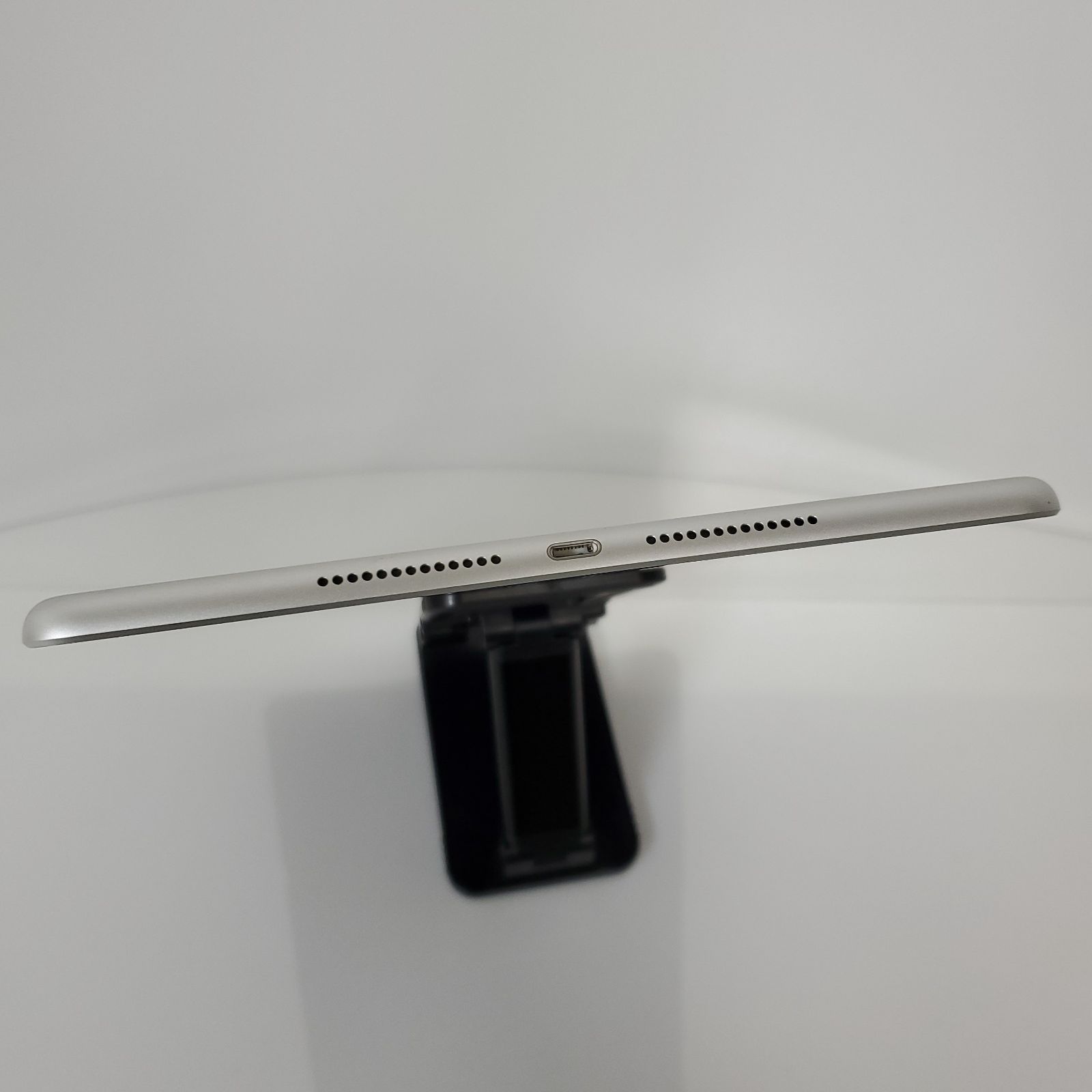 iPad 9世代 SIMフリー 64GB バッテリー91% - メルカリ