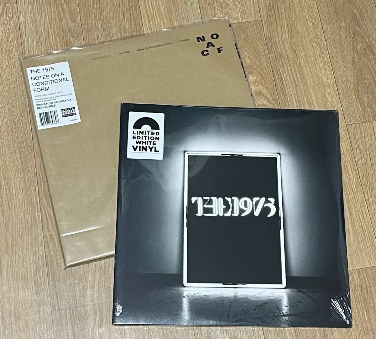 楽器・機材 The 1975 LP