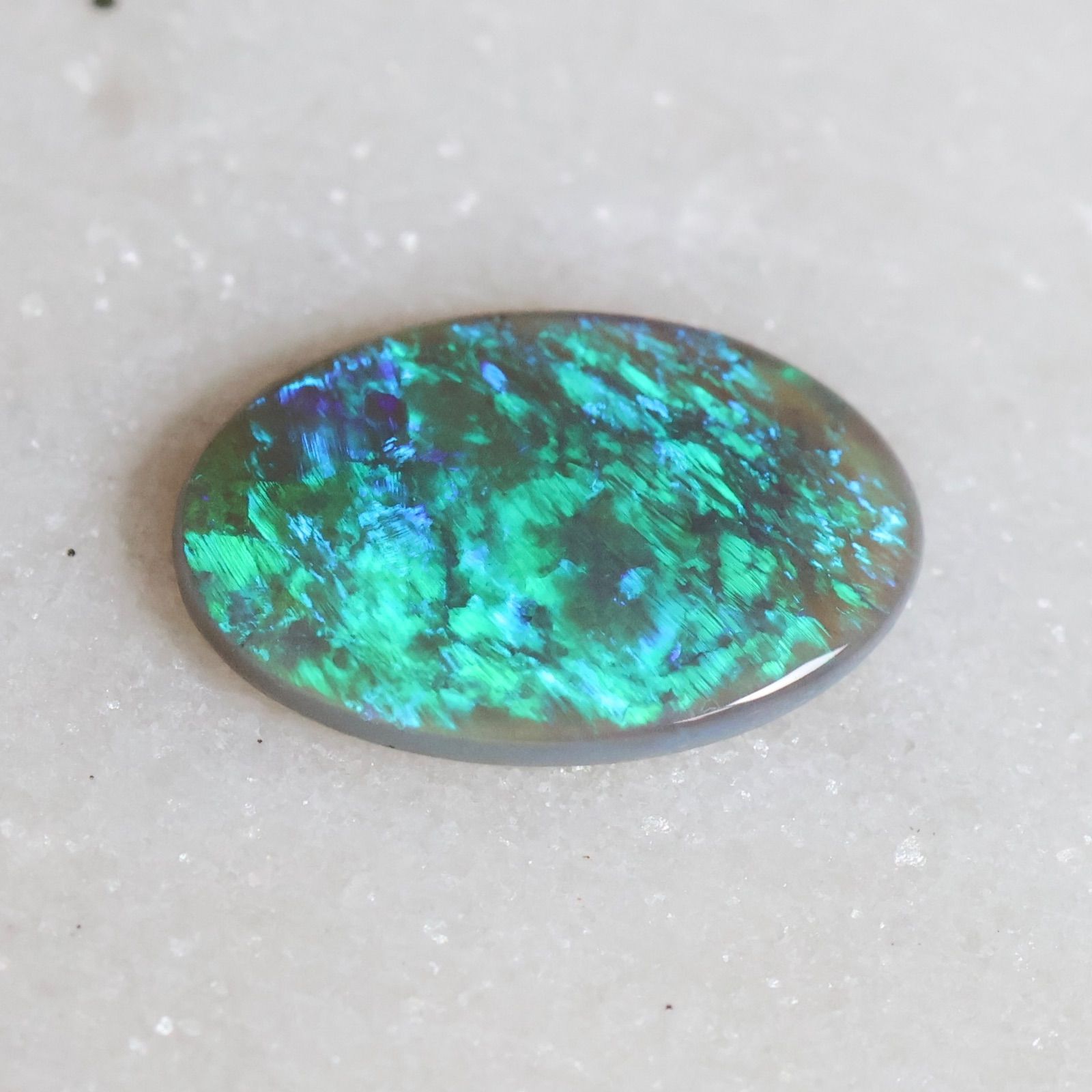 天然ブラックオパール 0.69ct オーストラリア産 ライトニングリッジ産 