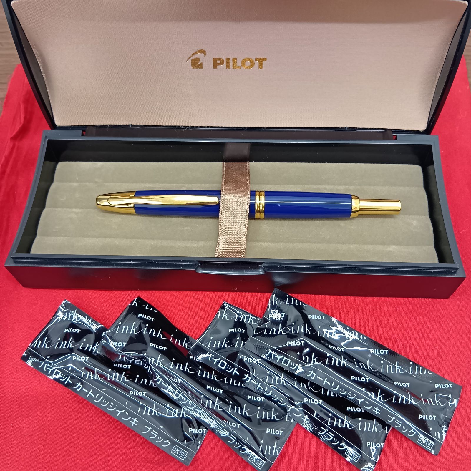 新品 PILOT 万年筆 18K F 細字 キャップレス 青 カートリッジインキ ブラック パイロット