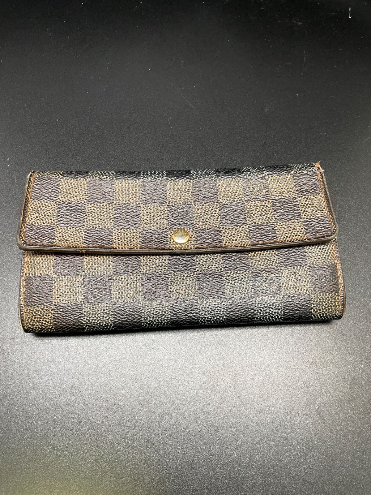ルイヴィトン ポルトフォイユサラ B26042666