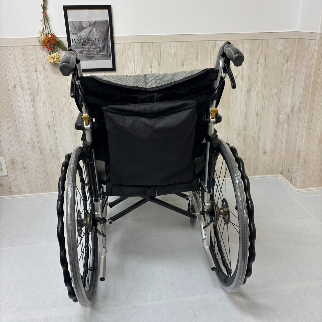 消毒済 中古 車椅子】すぐ使える車椅子 美品 ネクストコア・ワイド