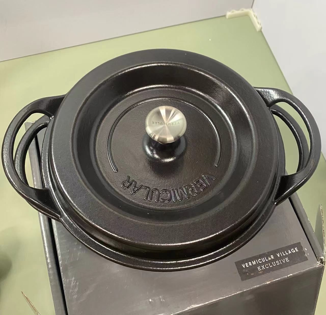 開封済み 未使用】鍋 VERMICULAR oven pot round #22 【公式通販】