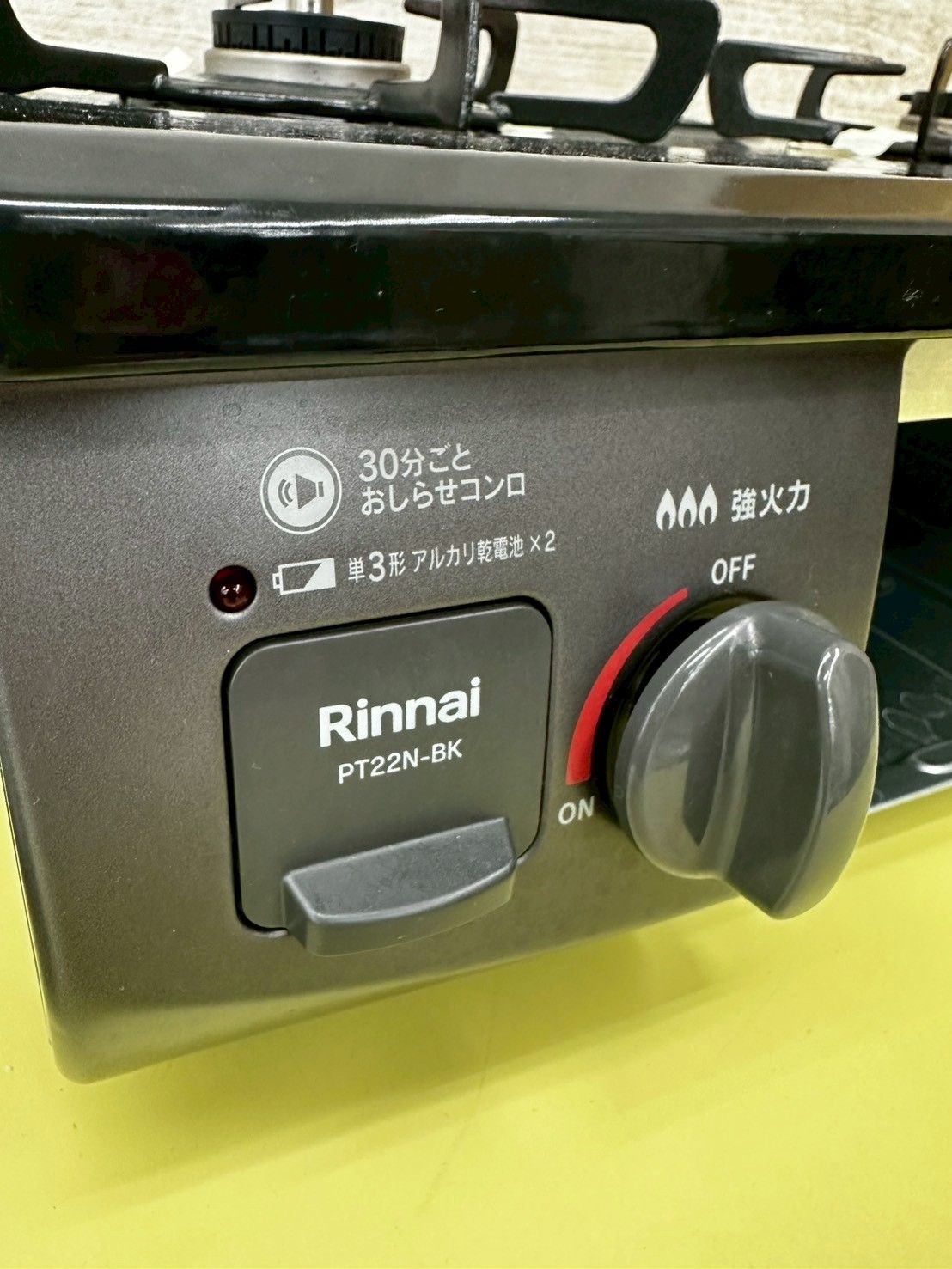 リユースのサカイ東金店 Rinnaiガステーブル 22年製 都市ガス用 ※ゴムホースなし、グリル内および天板に取りきれないコゲ汚損あり ＴＪ18422 ☆リユースのサカイ幸手店☆Rinnai リンナイ ガステーブル 20年製 都市