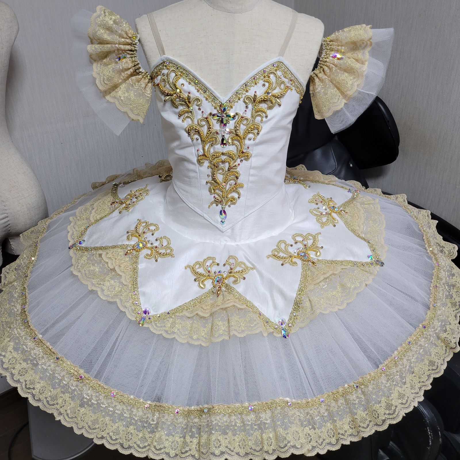 バレエ衣装2枚セット ♡リボン⑅⃝︎髪飾り♡様専用 - メルカリ