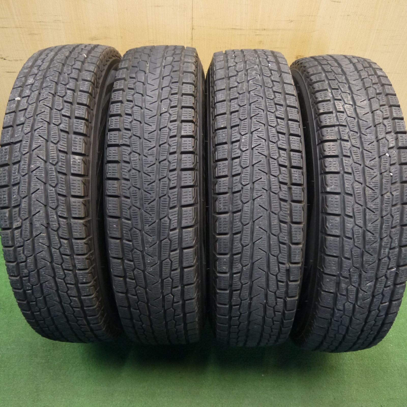 バリ溝！キレイ！9分☆ジムニー 175/80R16 スタッドレス ヨコハマ 