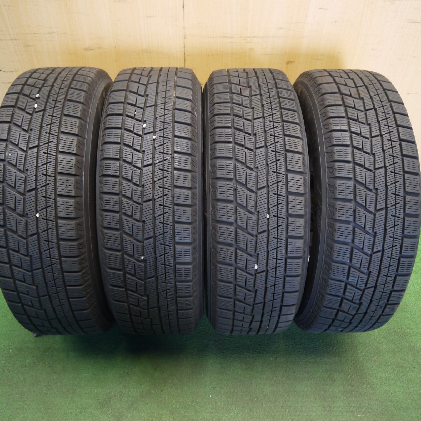 バリ溝！23年！キレイ！9.5分☆スタッドレス 205/60R16 ヨコハマ