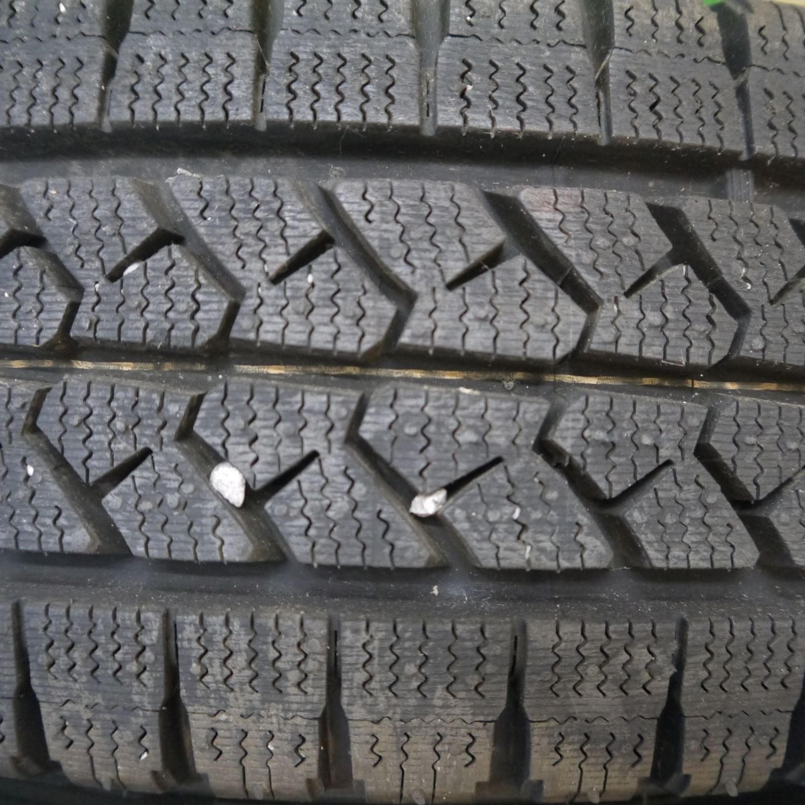 スタットレス後輪 2本 5千円 (225/50R12.5)稀少タウンエース　 ほぼ未使用☆タウンエース 等 225/50R12.5 165R13 スタッドレス