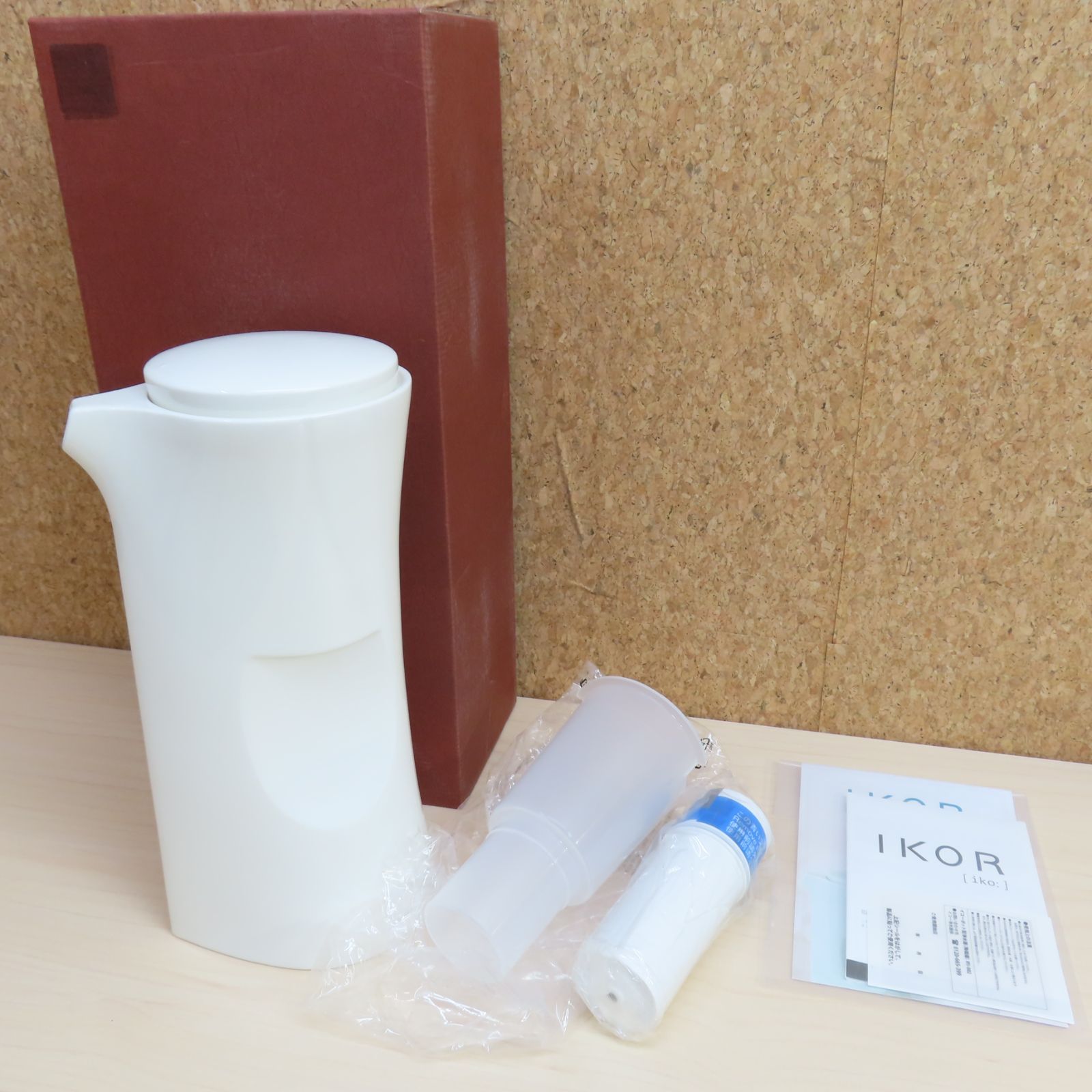 未使用保管品 IKOR ポット型 浄水器 IPJ-002 ホワイト 陶磁器
