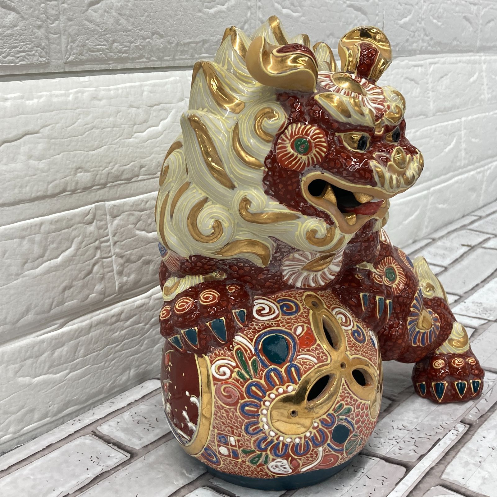 九谷焼 玉乗り獅子 シーサー 置物 高さ約25㎝ 現状品 YMT5-040-08-80