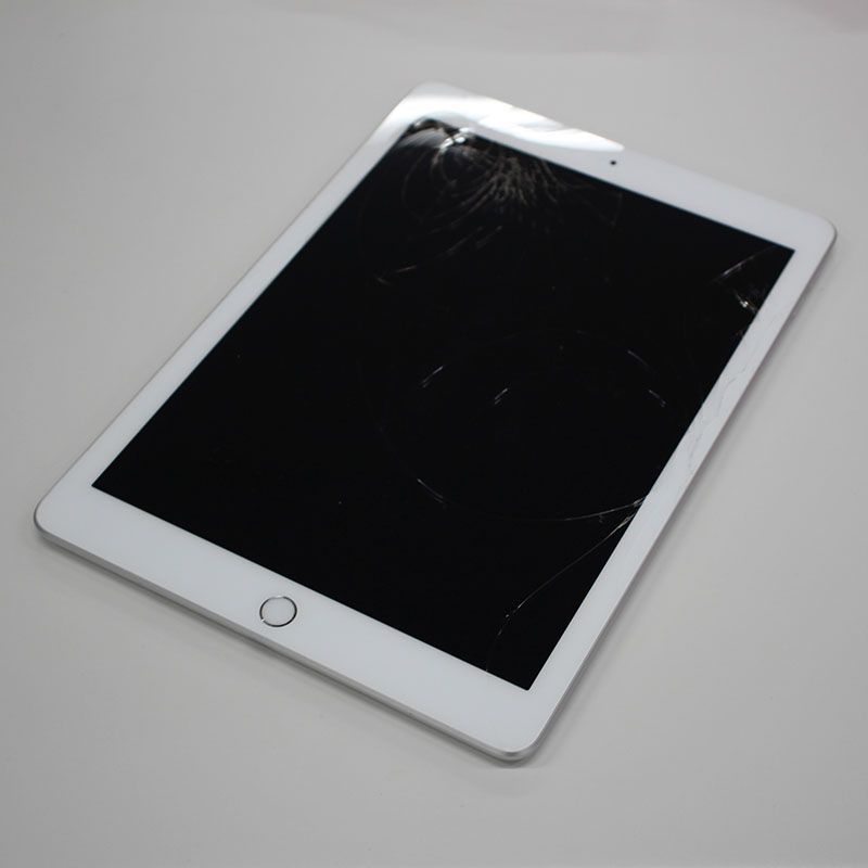 ジャンク品】iPad 第5世代 Cellular 32GB 画面割 他 3台セット 送料