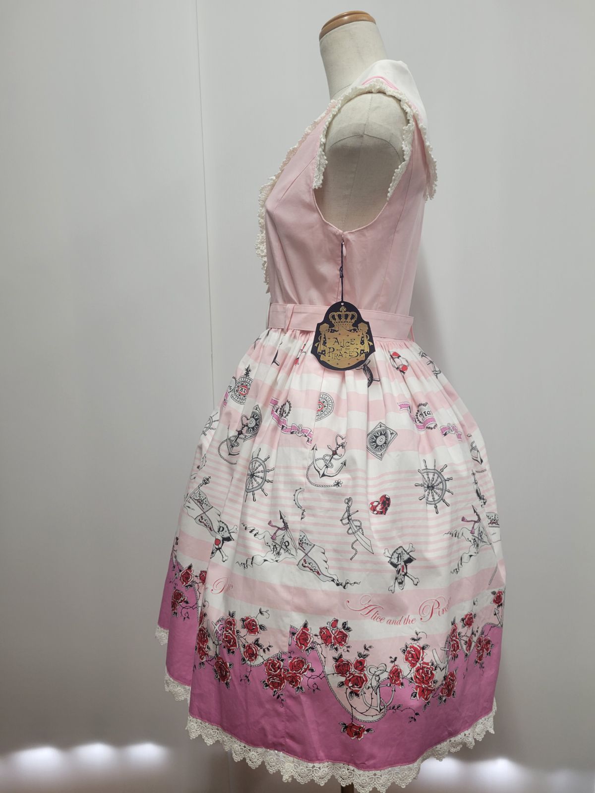 ALICE and the PIRATES ハーメルン柄　ジャンパースカート Round 'n' Round Bandage and Meow Meow Hide and Seek JSK by Alice