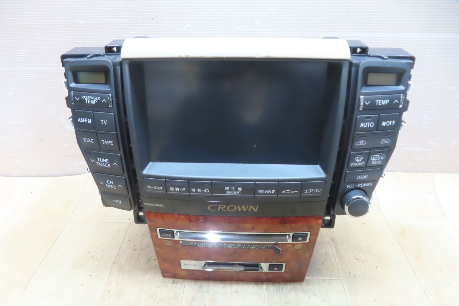 動作保証付☆F6279/トヨタ 18系 クラウン 86111-30320 純正ナビ マルチ