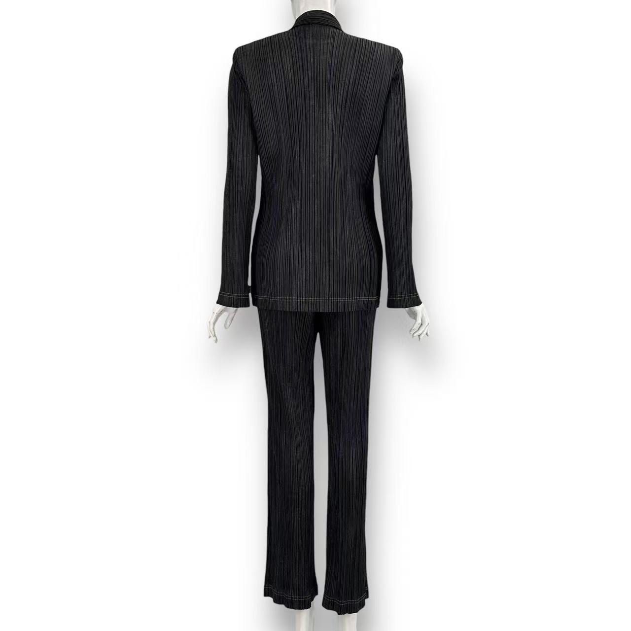 極美品 ISSEY MIYAKE イッセイミヤケ PLEATS PLEASE プリーツプリーズ