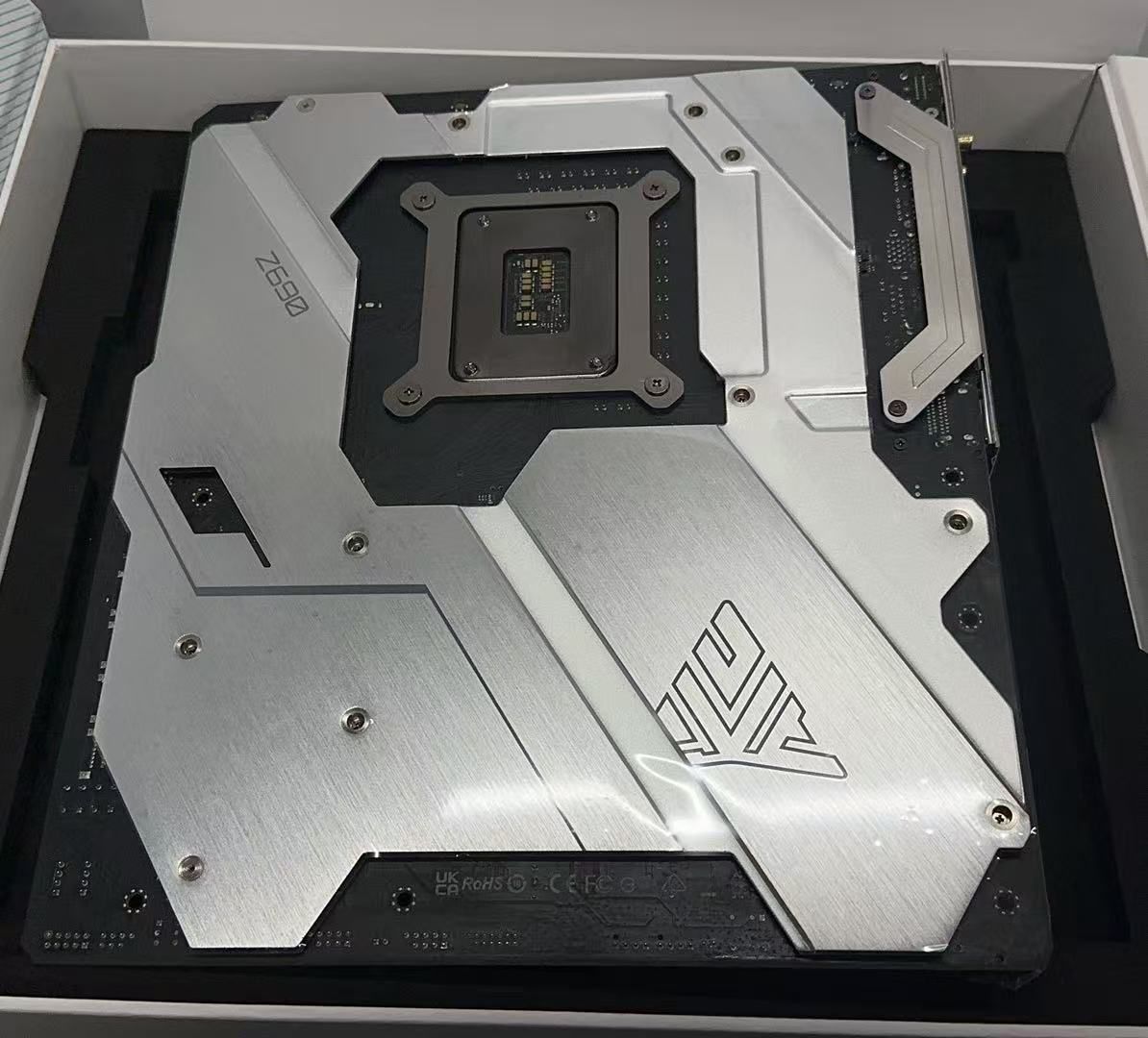 ASRock Z690 AQUA DDR5 LGA1700 未使用 - メルカリ