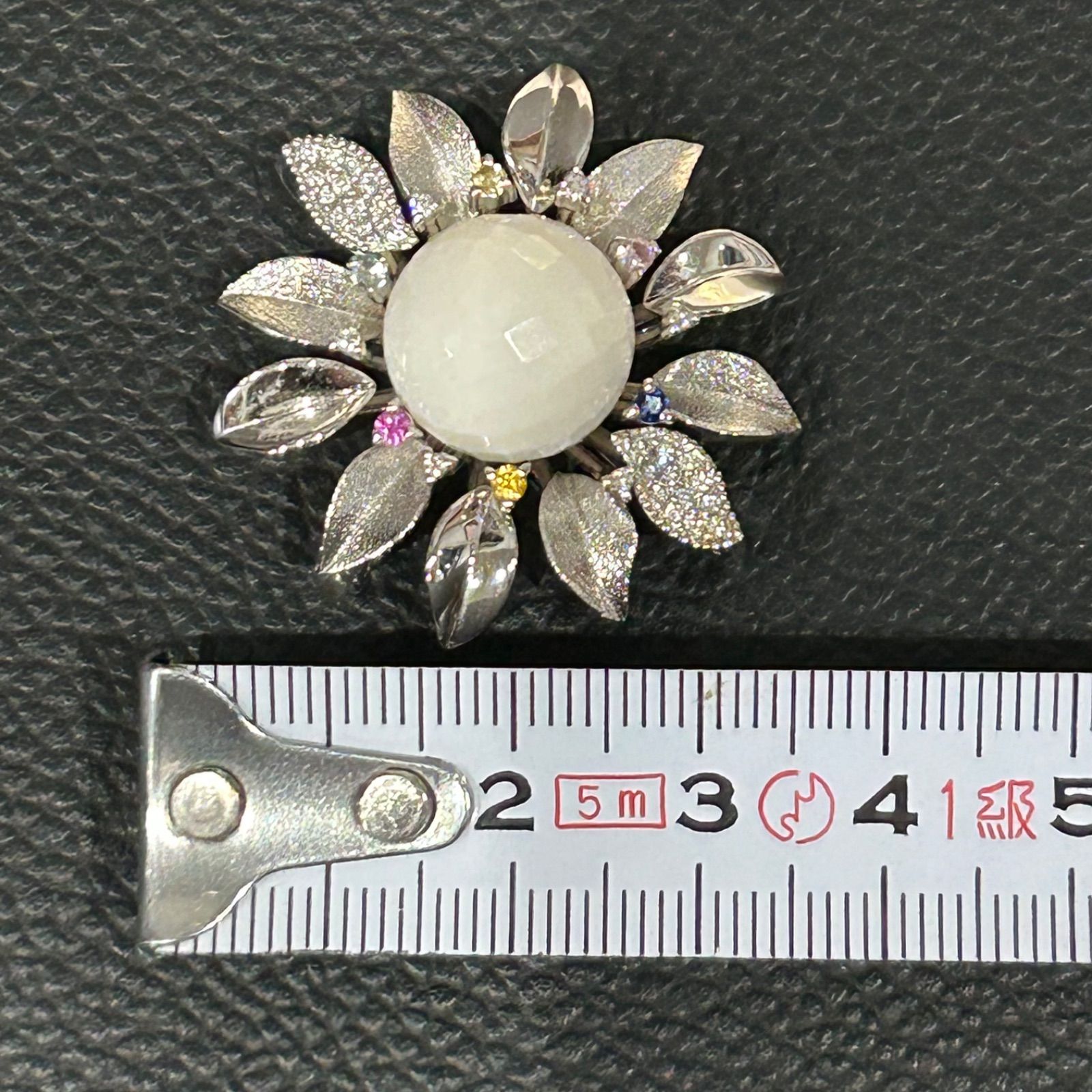 週末限定 14.8g 本珊瑚ブローチ K18WG（ピン部分K14WG） D0.23ct 白 