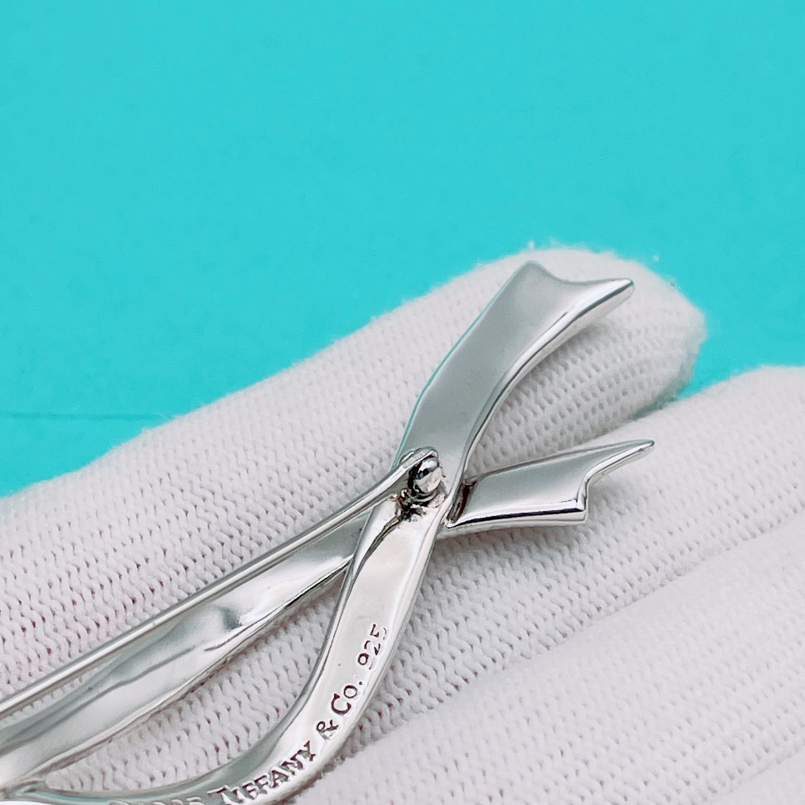 ◇ティファニー◇新品仕上済 Tiffany&Co. リボンモチーフ ブローチ