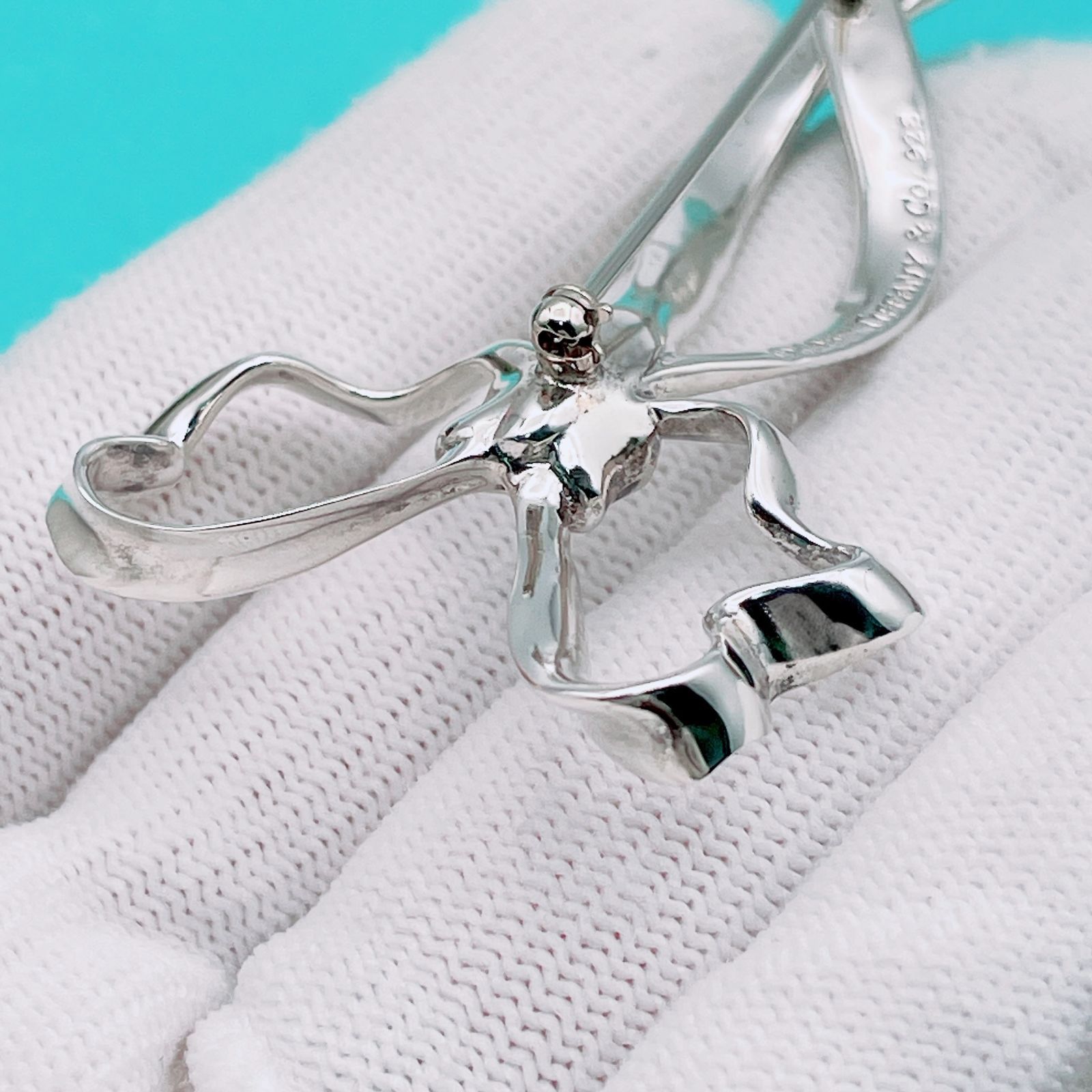 ◇ティファニー◇新品仕上済 Tiffany&Co. リボンモチーフ ブローチ