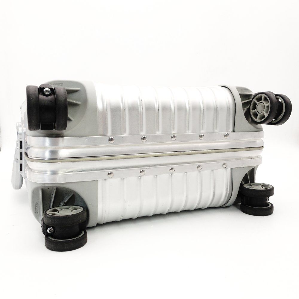 リモワ RIMOWA キャリーケース トパーズ 923.52.00.4 32L 4輪 シルバー