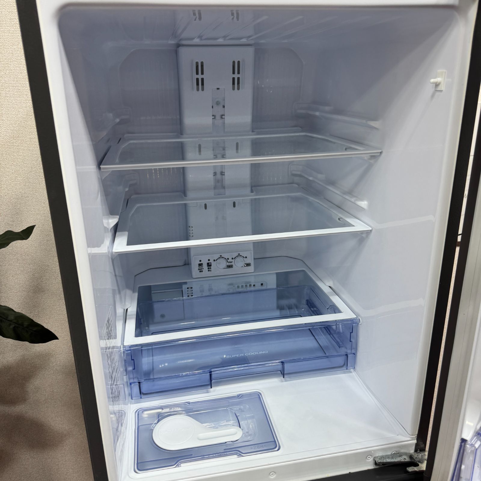 東京23区送料無料 超美品 三菱3ドア冷蔵庫272L 製氷機有2022年製 23区 