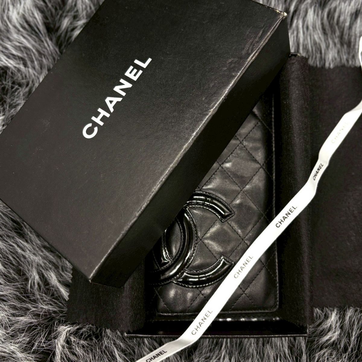 黒に潜む艶の気配】 CHANEL 長財布 カンボンライン ココマーク 