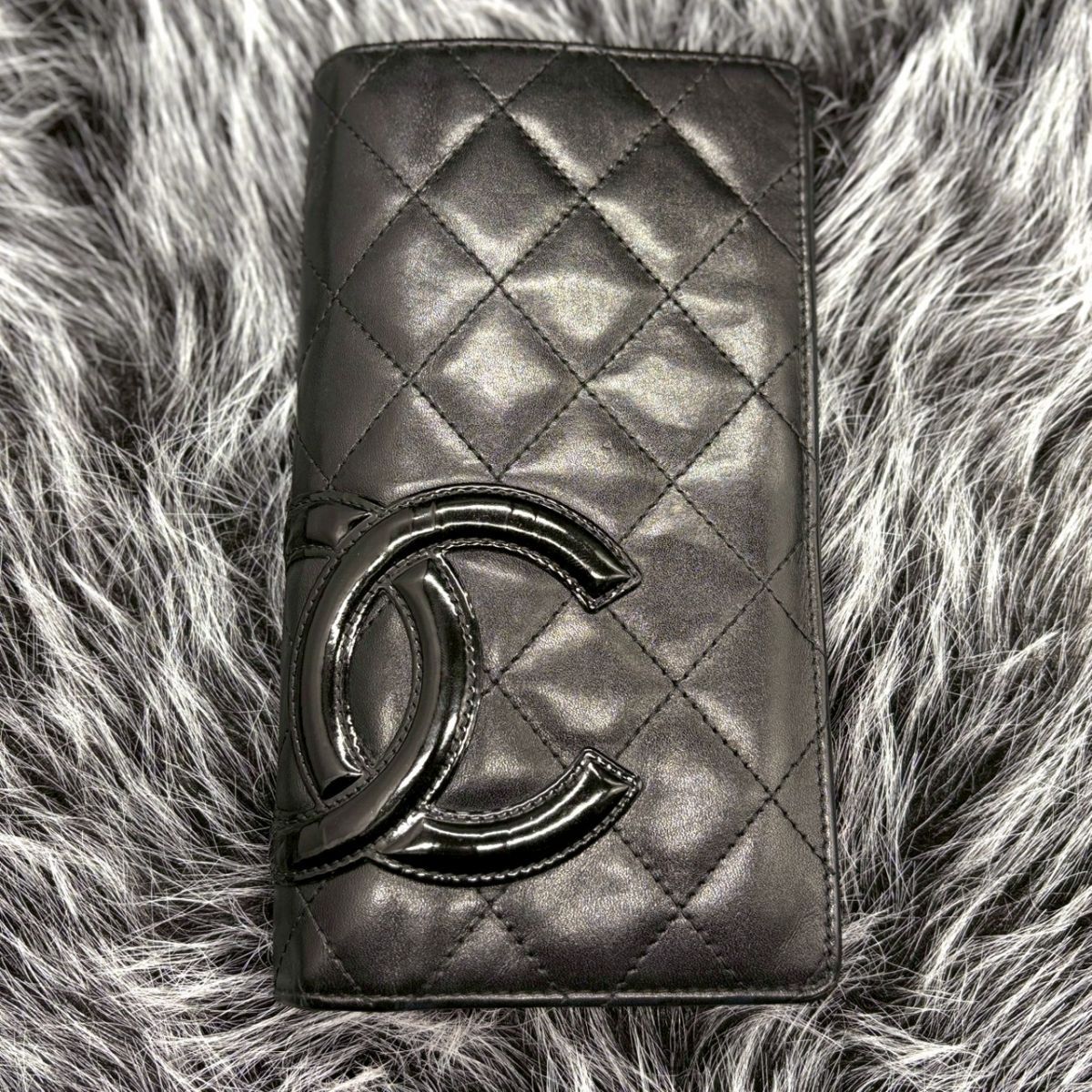 黒に潜む艶の気配】 CHANEL 長財布 カンボンライン ココマーク