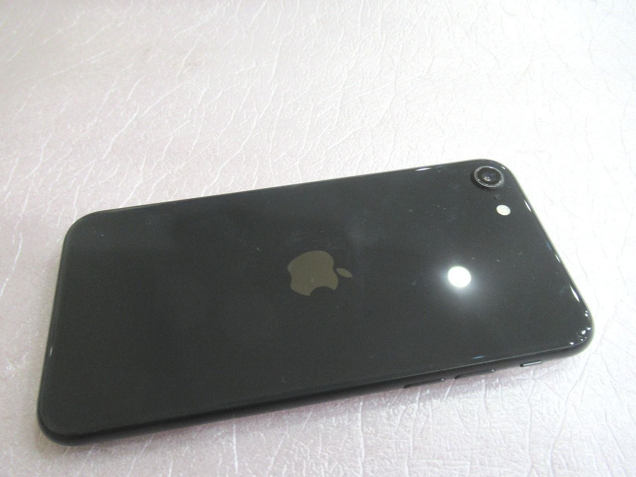 極美品☆Apple iPhoneSE2 第2世代 64GB MX9R2J/A ブラック SIMロック