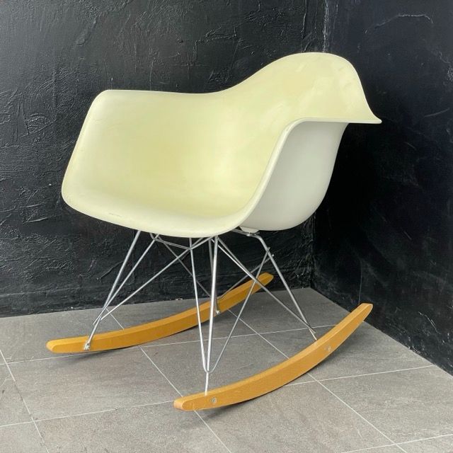 Eames Plastic Armchair イームズ アームシェルチェア ロッキング 