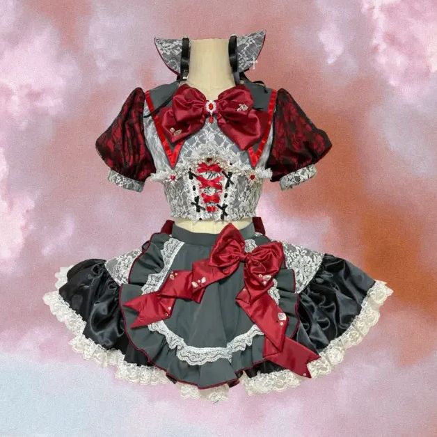 アイドル衣装 コンカフェ衣装 赤 黒 ツインテールカバー付き - メルカリ