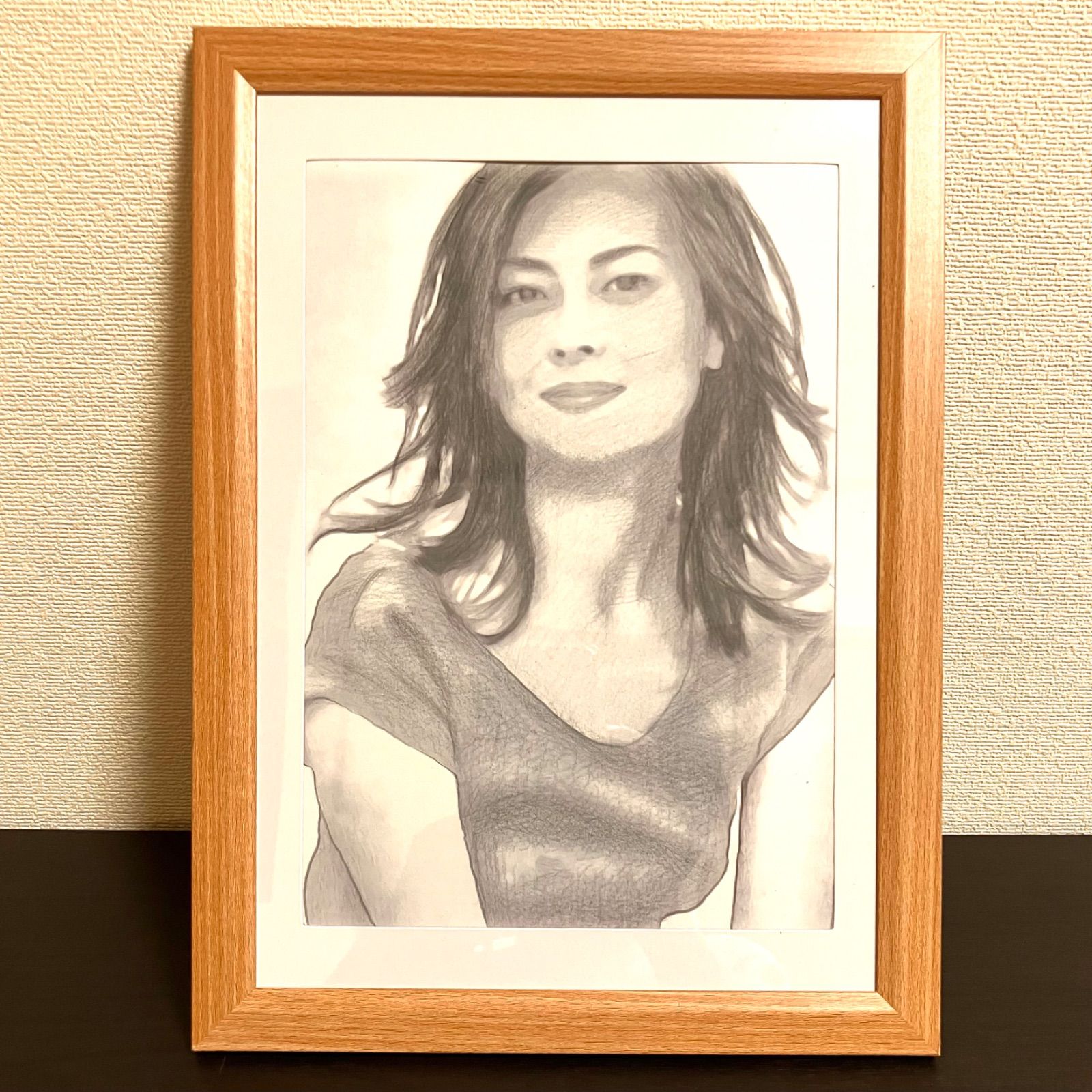 女優画14 額装品 額縁寸法33cm×24cm パステル、ペン、鉛筆画 定款付