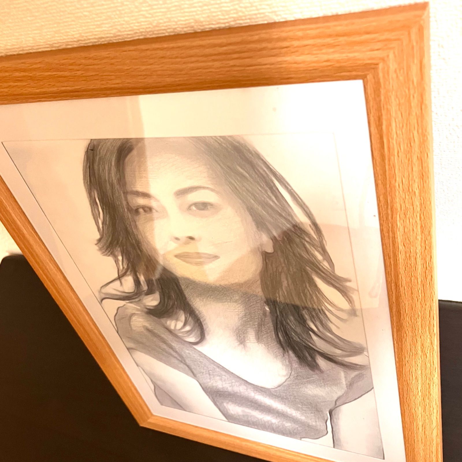 女優画14 額装品 額縁寸法45cm×33cm パステル、ペン、鉛筆画 定款付