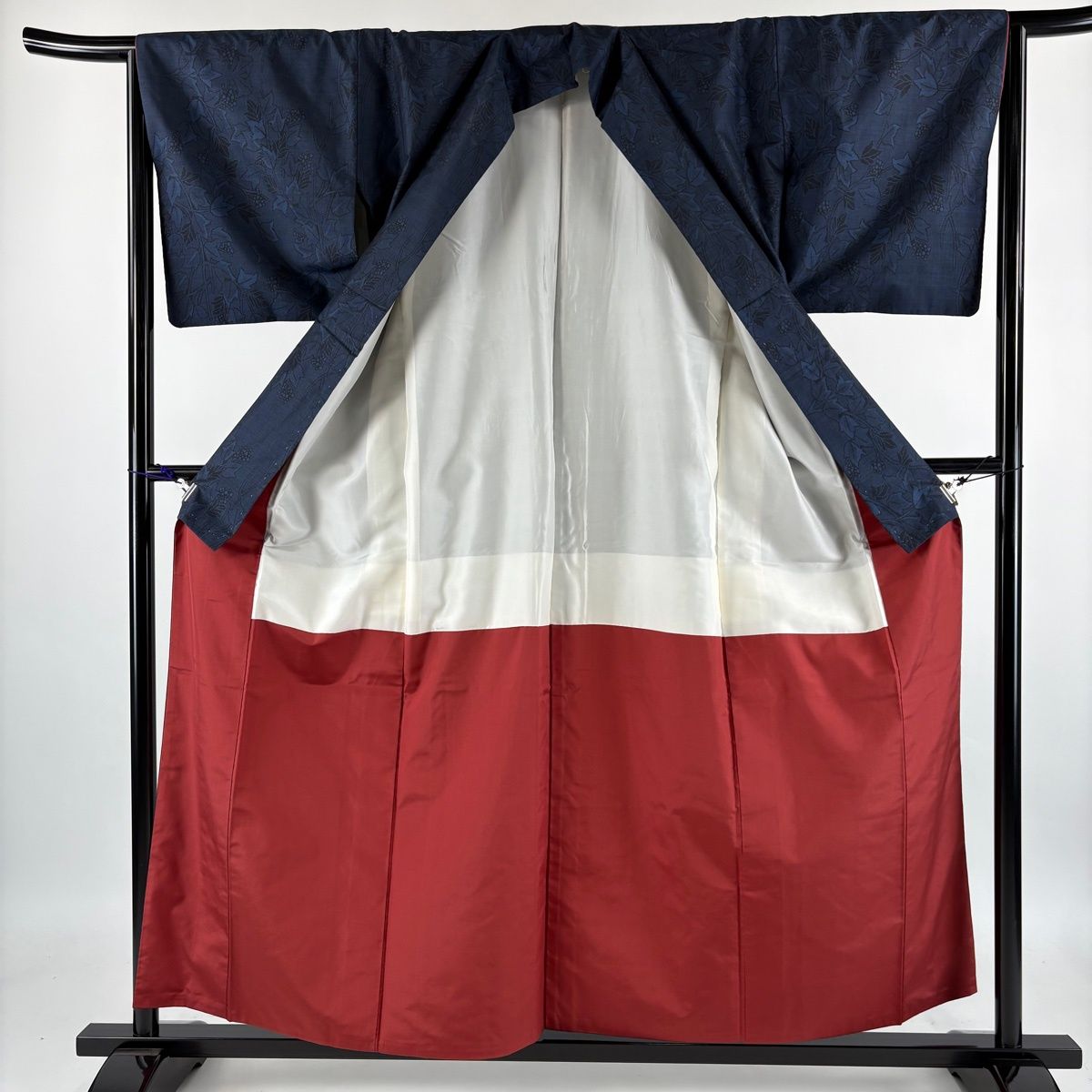 紬 身丈152cm 裄丈64cm 正絹 名品 【中古】 紬 身丈157cm 裄64cm レディース 袷 花柄 裄Mサイズ 秋冬春用 正絹