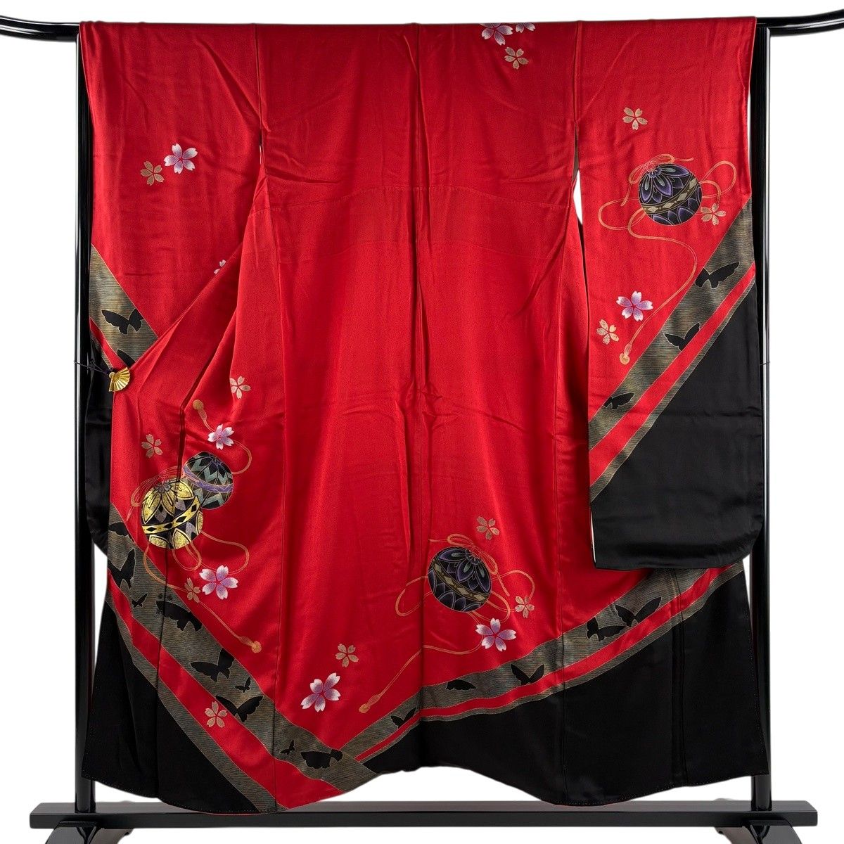 振袖 身丈153.5cm 裄丈63cm 正絹 秀品 【中古】 美品】 振袖 身丈153cm 裄丈63.5cm S 袷 御所車 菊 金彩 ぼかし 赤