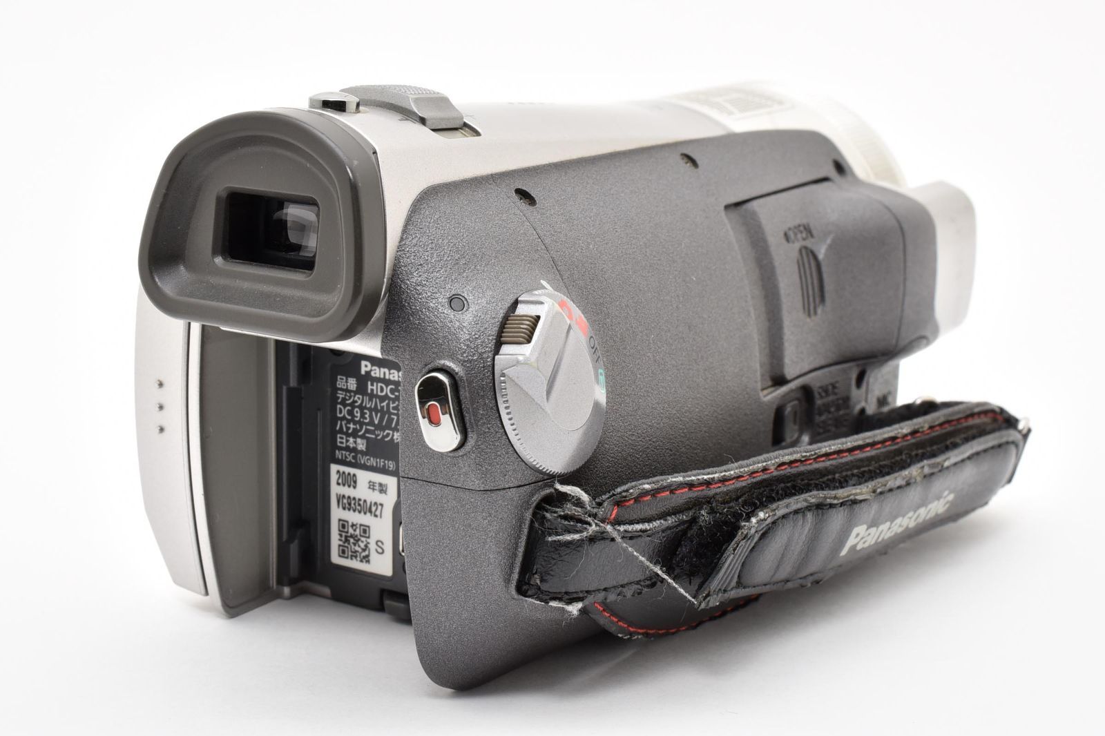 Panasonic HDC-TM300 ビデオカメラ　中古　ポーチ付 ☆良品☆ パナソニック Panasonic HDC-TM300 シルバー ビデオカメラ