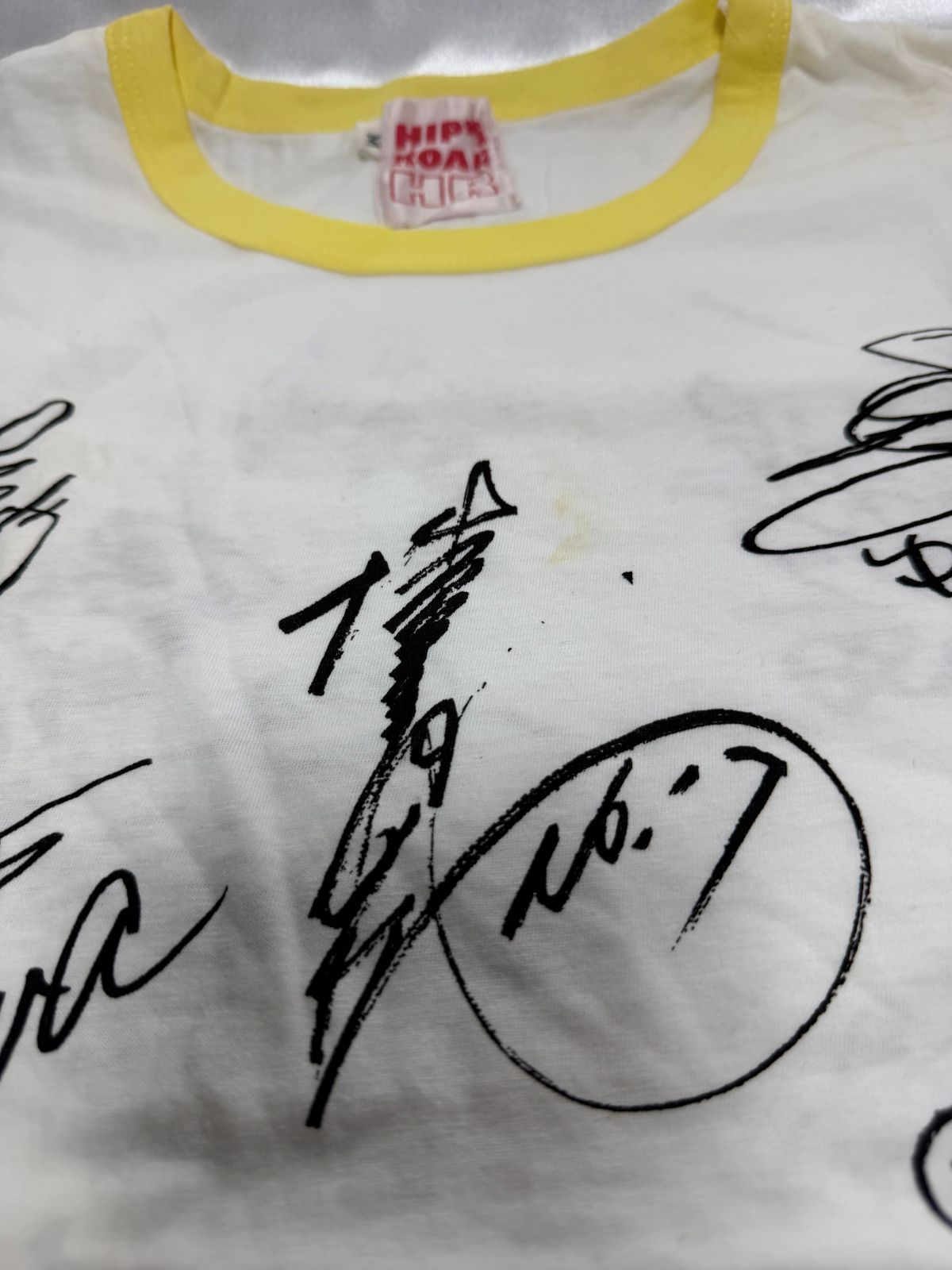 おニャン子クラブ プリントサイン入り Tシャツ 当時物 - メルカリ