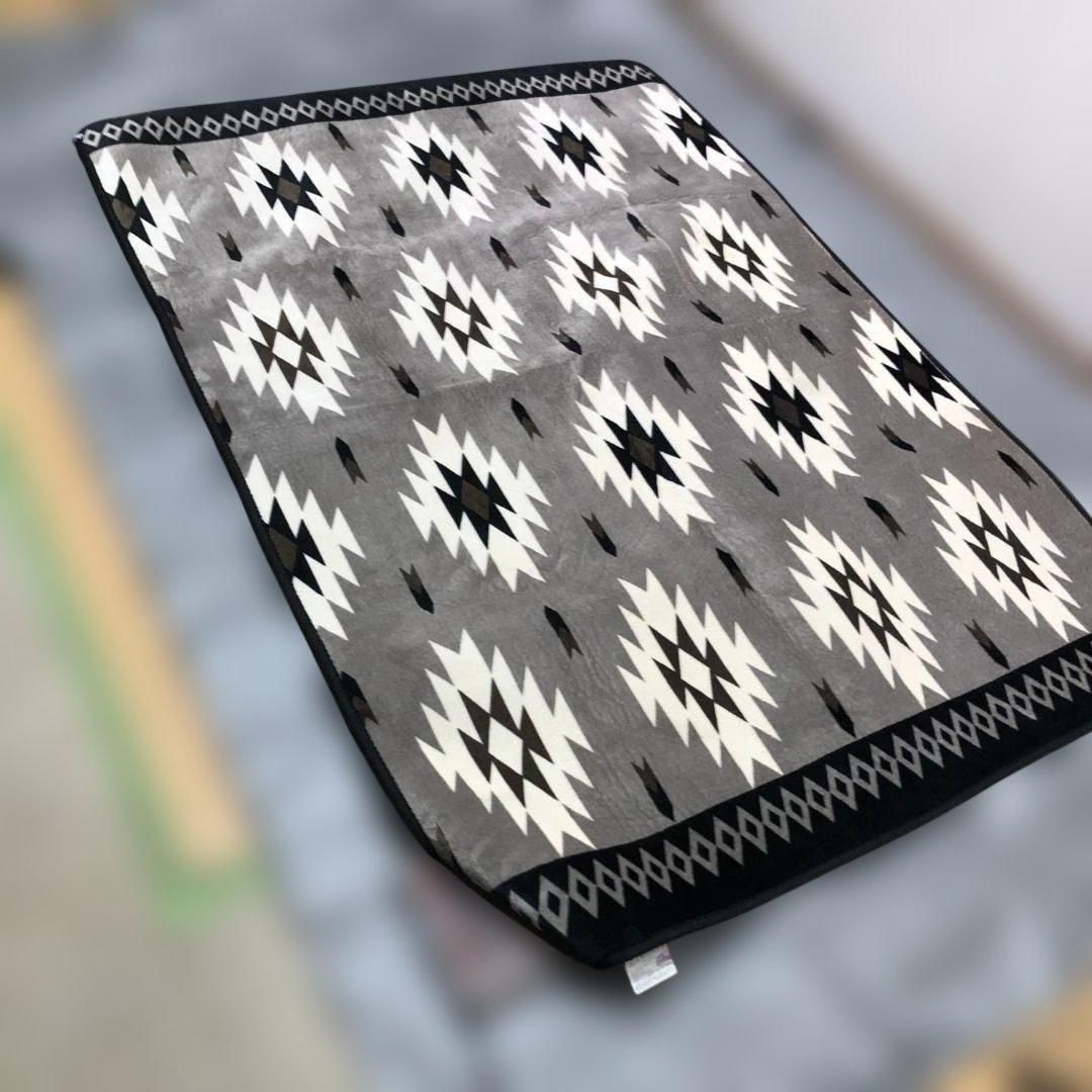 美品 ワタナベ工業 WHC-155 1.5畳 ホットカーペット 100V 360W 日本製 6時間自動オフタイマー付 ダニ退治機能 強中弱切替 折りたたみ収納可　260221-2