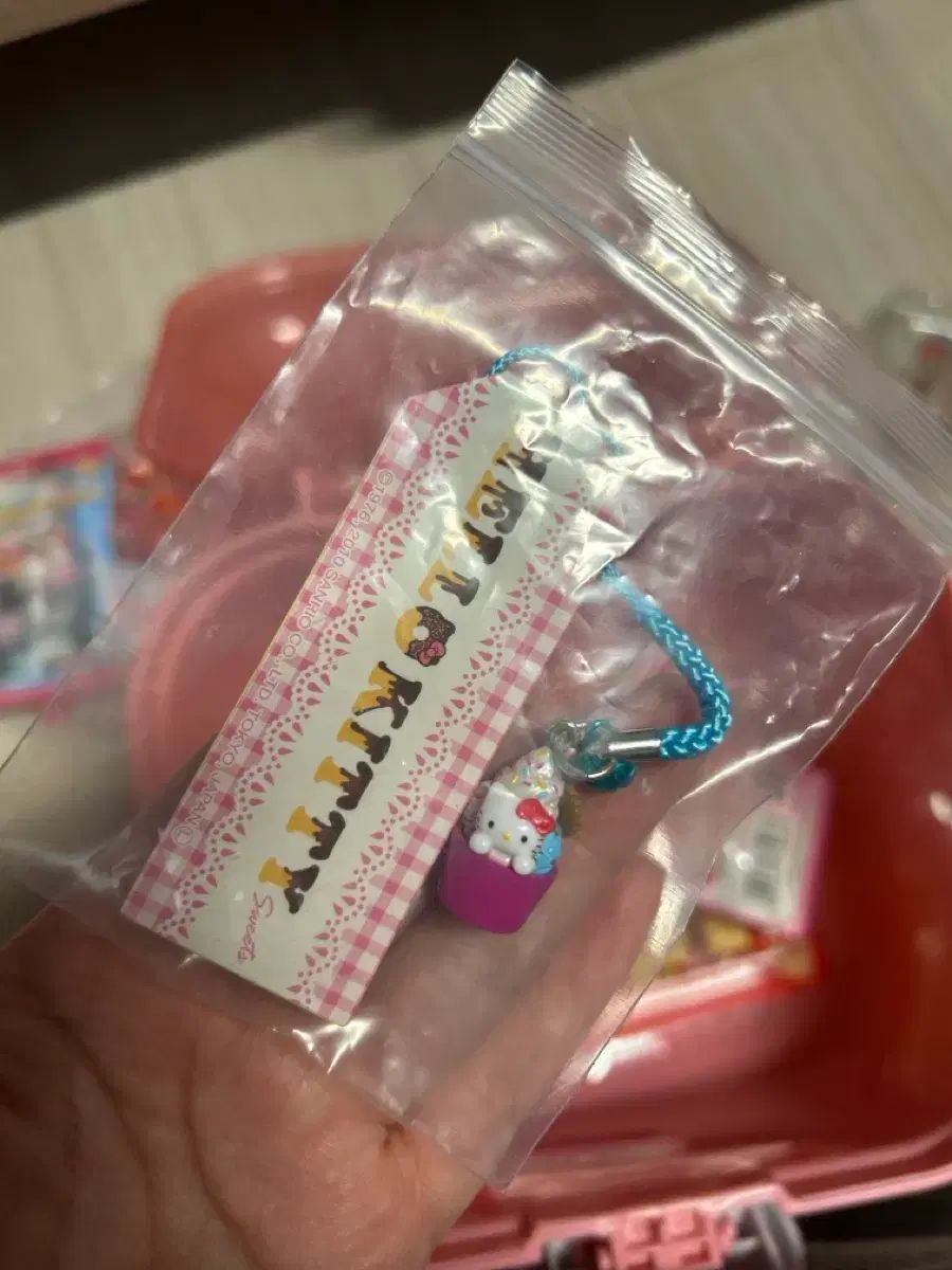 クールスウィッチ アイスクリーム ハローキティ ストラップ 9,105円