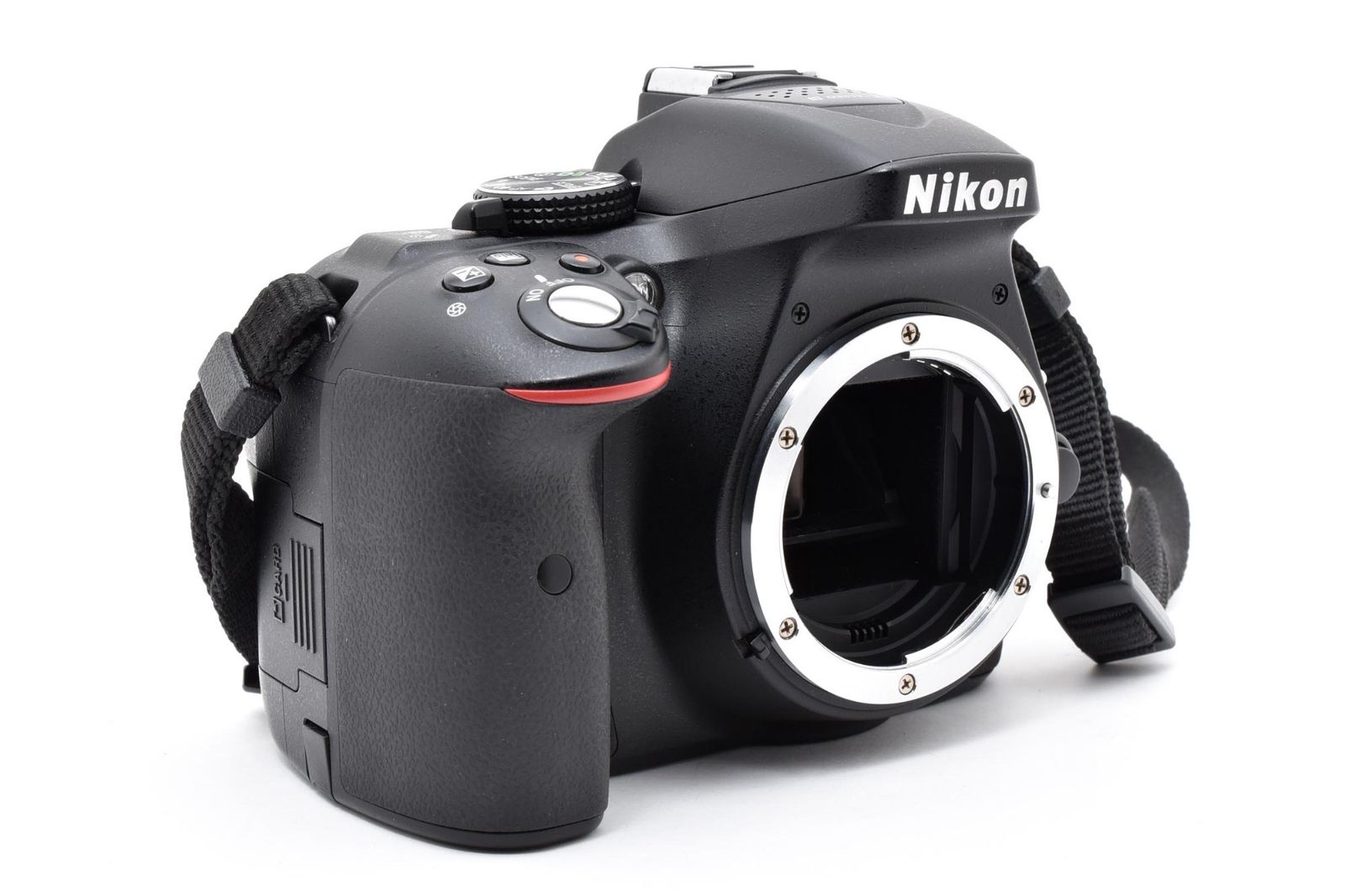 NikonD5300 メルカリなどの相場より安いと思います。使用頻度少 Nikon D5300 一眼レフカメラ デジタル ニコン ボディー 黒 初心者