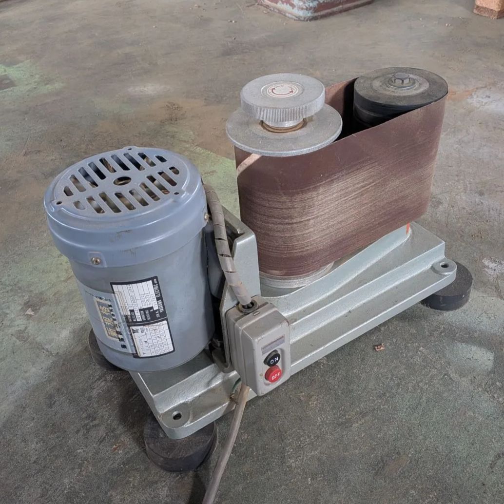 【中古・実働品】小阪精機、卓上型スポンジサンダー(スポンジ部黒ゴム仕様)、ベルトサンダー、各種自動研磨機、EF-600、三相200V仕様【送料込み】