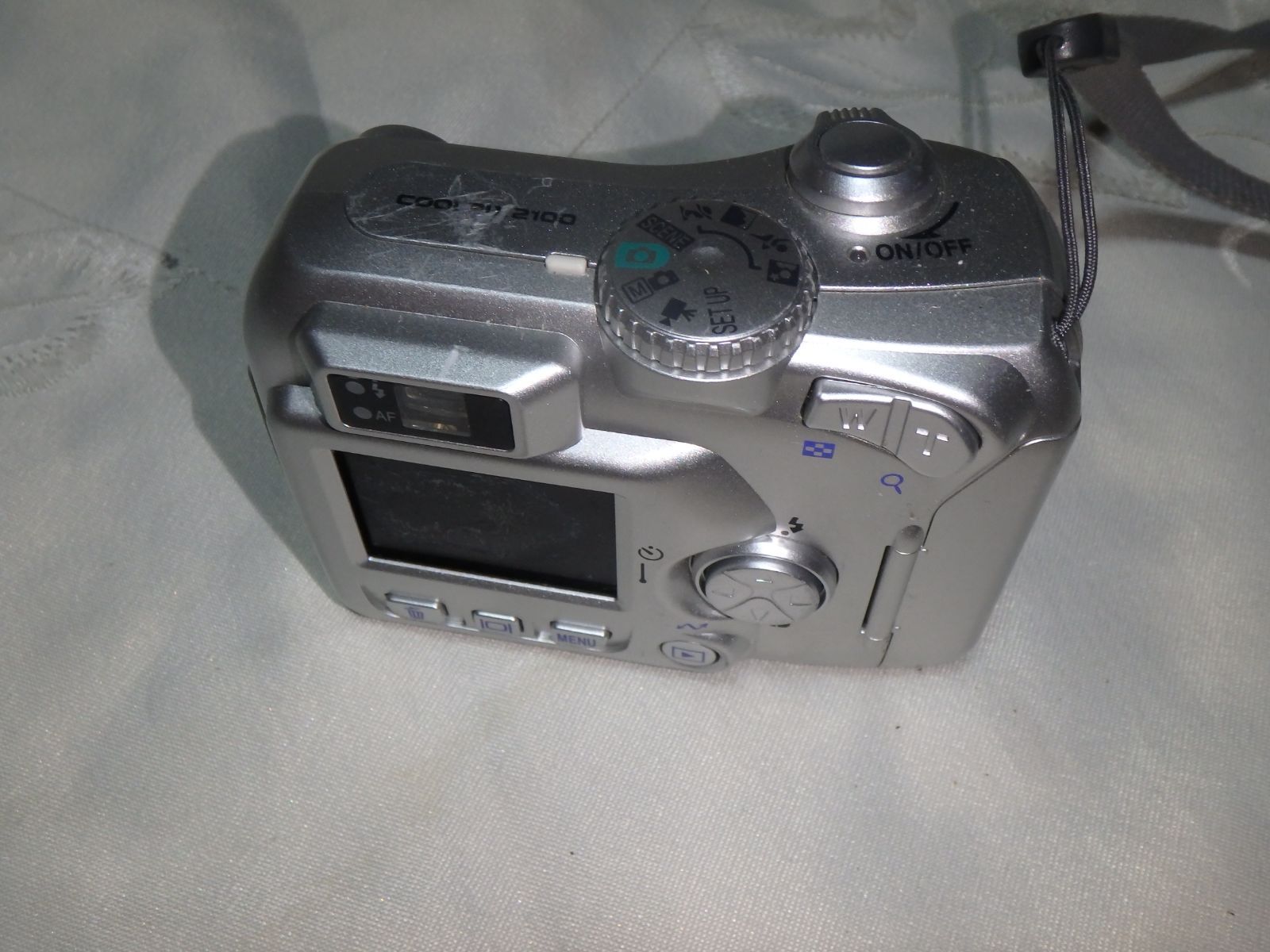 動作品 NIKON E2100 COOLPIX デジタルカメラ 乾電池駆動 Yahoo!オークション - 「coolpix+2100」の落札相場・落札価格