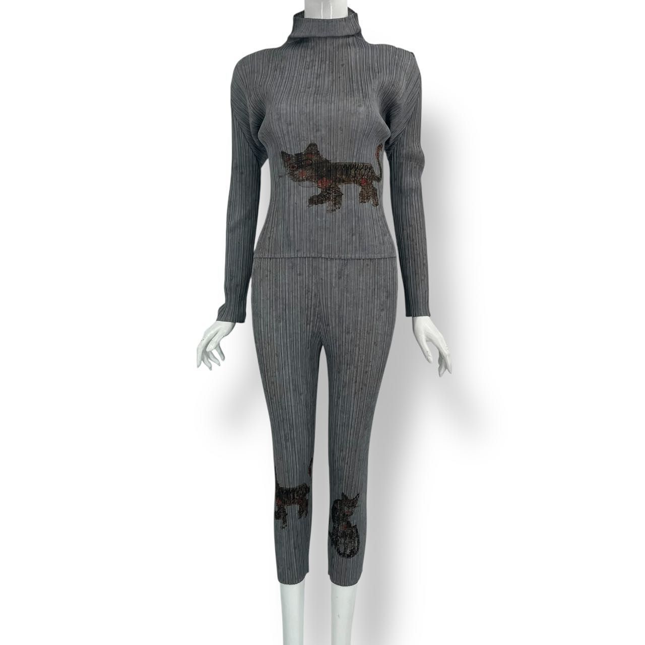 新品同様 ISSEY MIYAKE イッセイミヤケ PLEATS PLEASE プリーツ