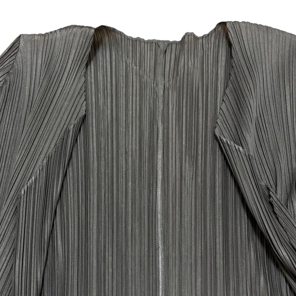 プリーツプリーズ イッセイミヤケ ロングカーディガン 灰色 グレー ISSEY MIYAKE（カーディガン ・ グレー/灰色系）のフリマアイテム一覧