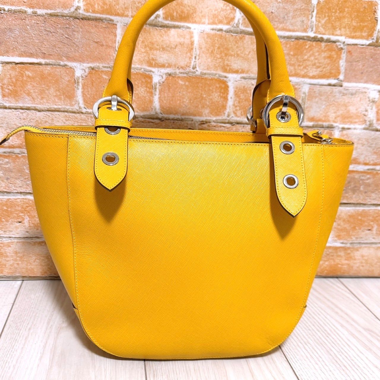 超美品) Ferragamo(フェラガモ)ハンドバッグ レザー - メルカリ