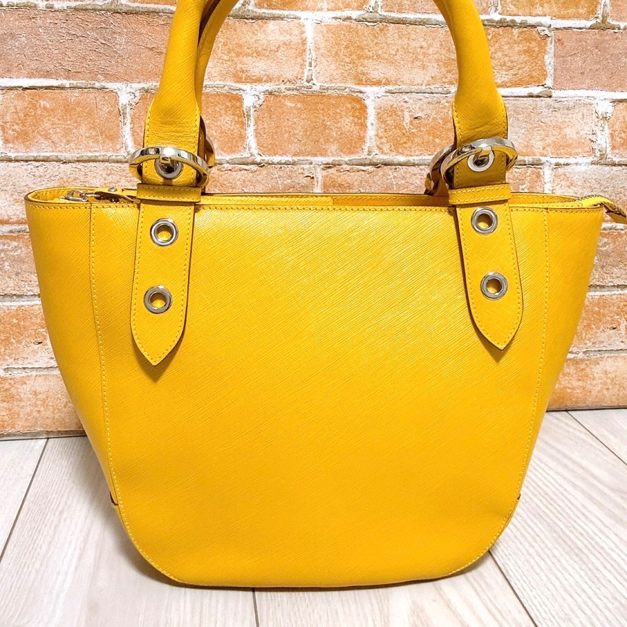 超美品) Ferragamo(フェラガモ)ハンドバッグ レザー - メルカリ