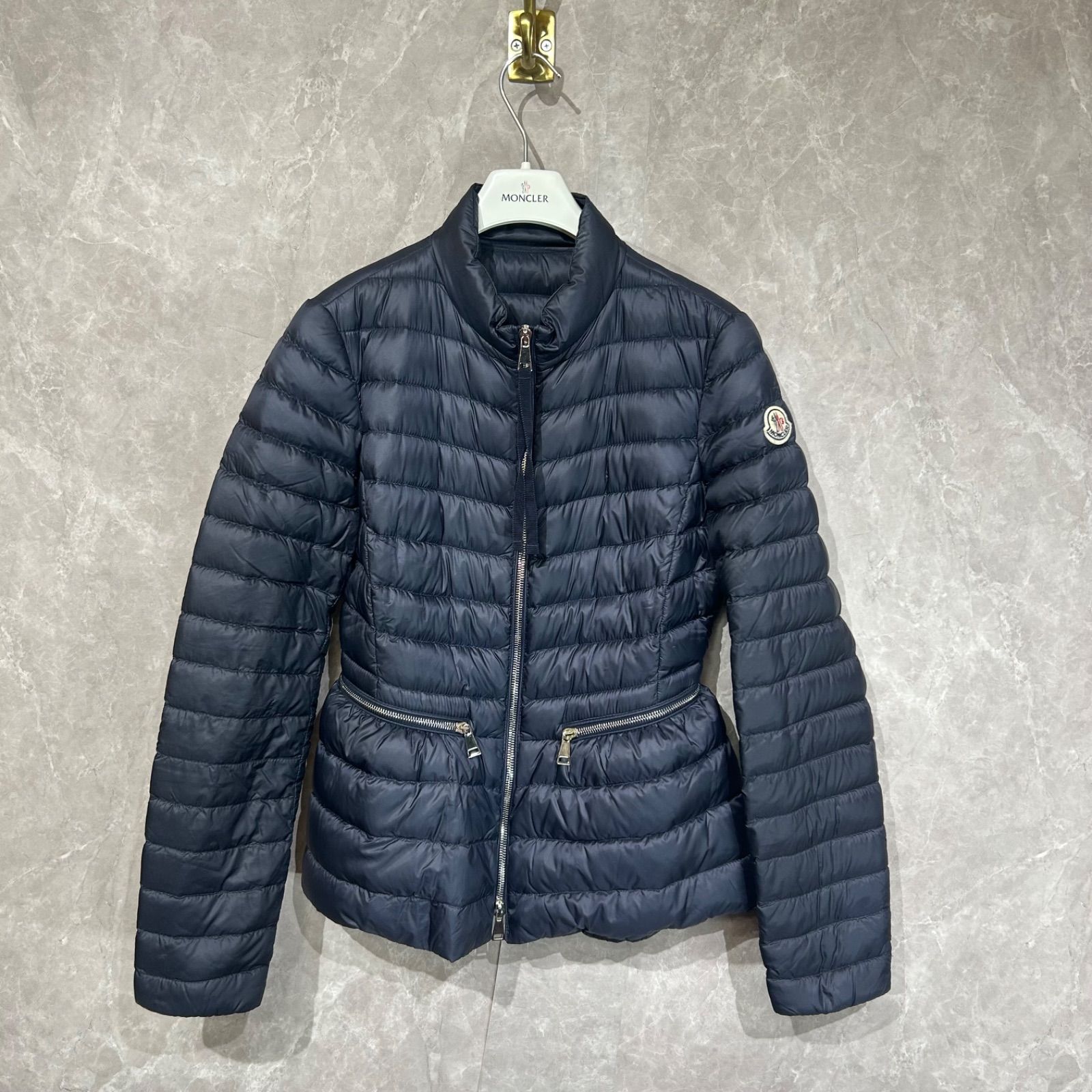 最終価格❤️モンクレール　ライトダウンジャケット　ネイビー　S MONCLER モンクレールライトダウンジャケットagate ネイビー1 - メルカリ