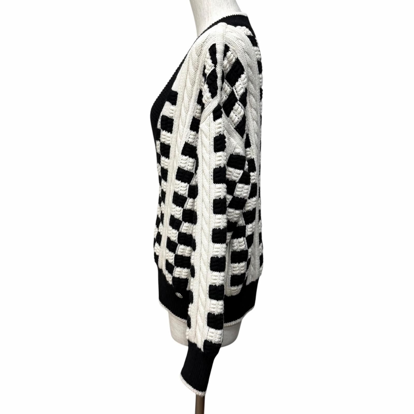 極美品☆CHANEL シャネル P74123 ラインストーンココ金具 鍵編み V 極美品☆CHANEL シャネル P74123 ラインストーンココ金具 鍵編み V