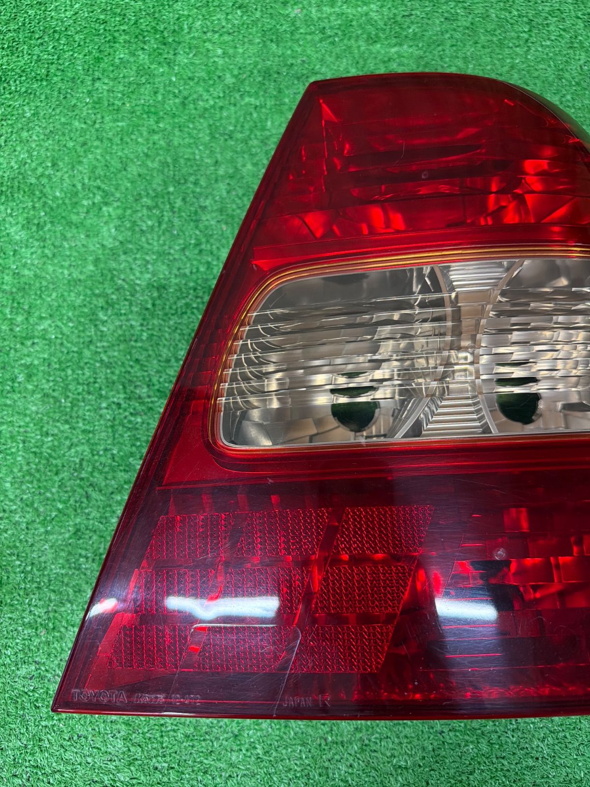 トヨタ カローラ NZE124 純正 右側 テールランプ KOITO 12-472 (855) トヨタ カローラ NZE124 純正 右側 テールランプ KOITO 12-472 (855)
