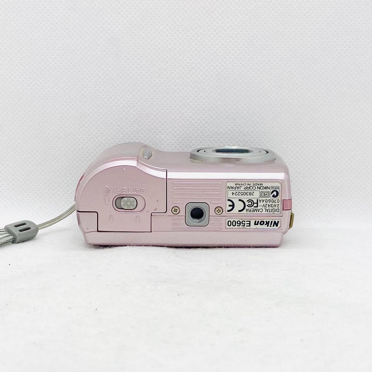 Nikon Coolpix 5600 ピンク 中古：B(並品)】ニコン（Nikon）COOLPIX 5600 ピンク【500万画素