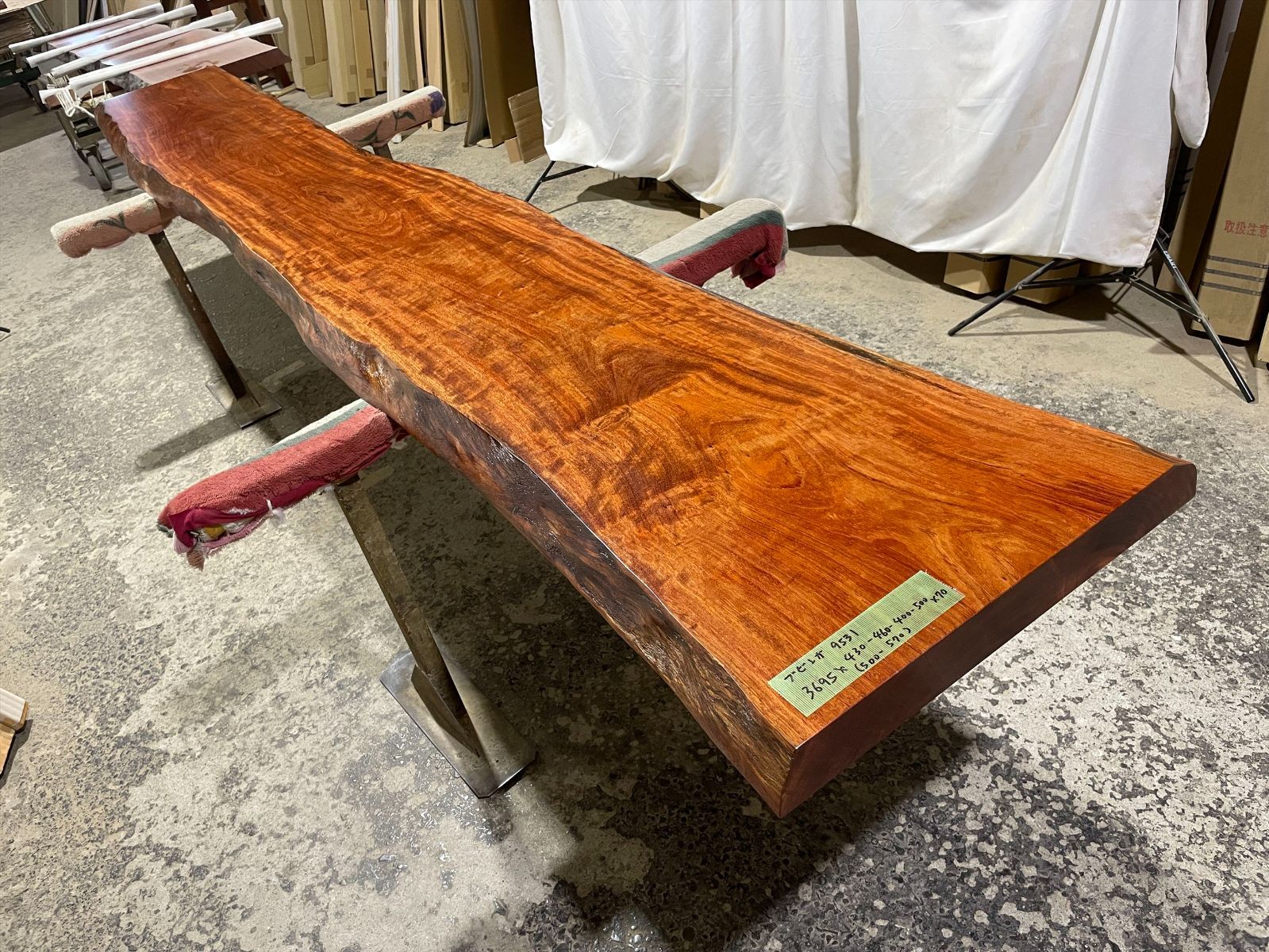 ブビンガ9531　一枚板無垢 乾燥材　3695ｘ430-460-400-500ｘ70mm ウレタン塗装　カウンター　店舗　バー　内装　インテリア　レストラン